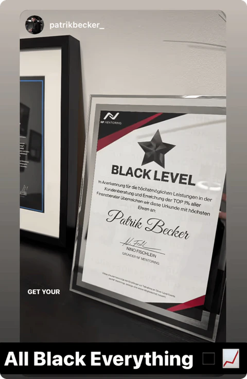 Instagram-Story eines Members: gerahmte Urkunde „BLACK LEVEL“, Text „All Black Everything“